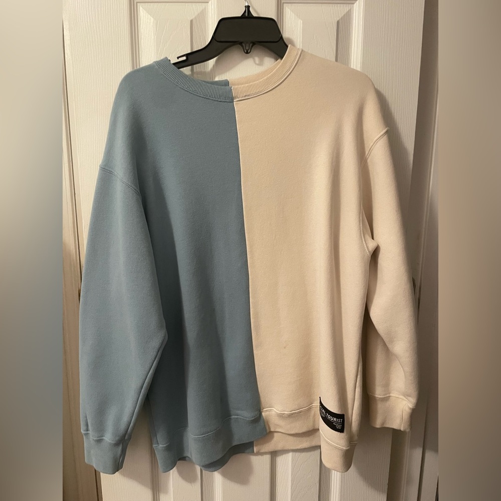 Social tourist sweater from Hollister